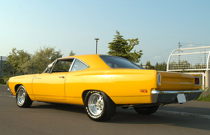 plymouth road runner383